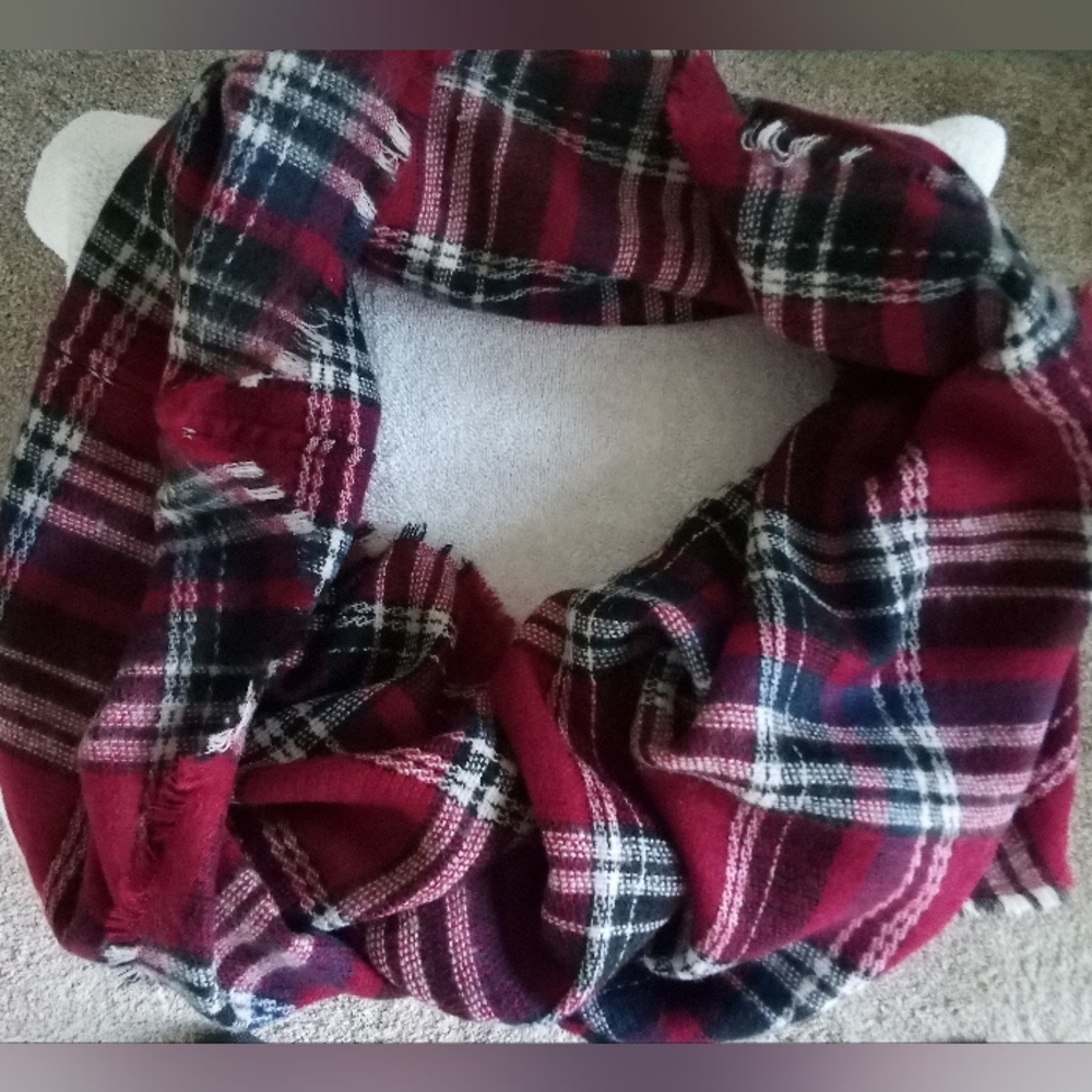 Look Cowl Scarf